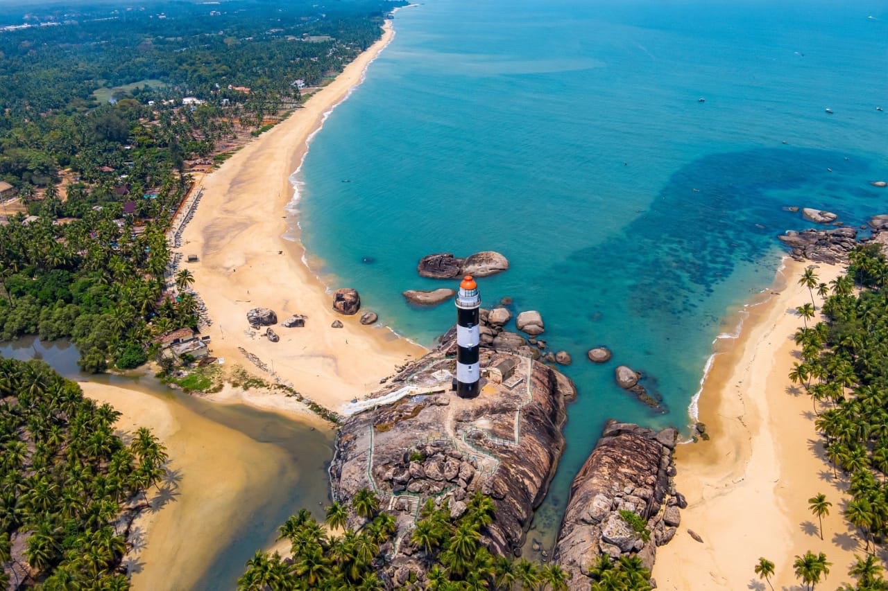 Kaup Beach & Lighthouse